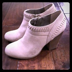 Brand New! Carlos Santana Booties - Gray, sz 8